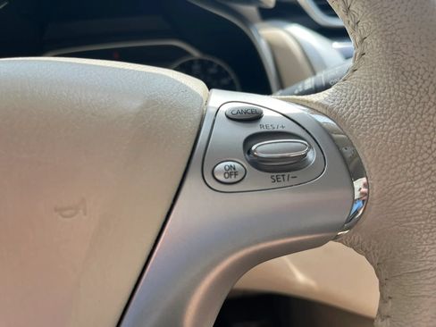 Used 2015 Nissan Murano SV FWD image 17