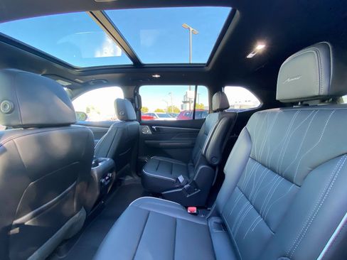 New 2026 Buick Enclave Avenir w/ Super Cruise Package image 5