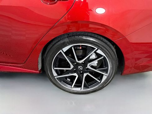 Certified 2025 Nissan Sentra SR w/ SR Premium Package FWD image 35