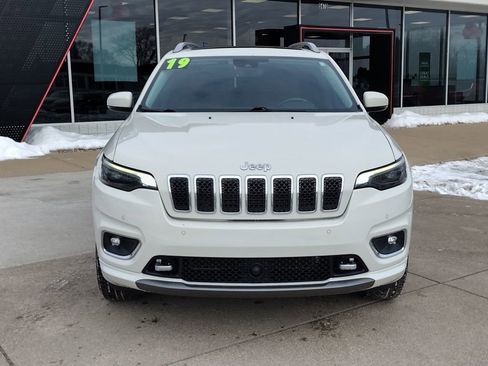 Used 2019 Jeep Cherokee Overland w/ Technology Group image 16