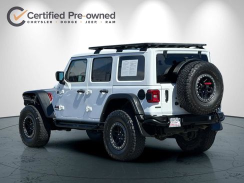 Used 2022 Jeep Wrangler Unlimited Rubicon w/ LED Lighting Group AWD/4WD image 6