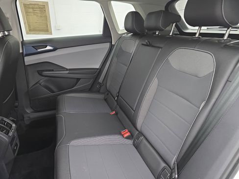 Certified 2024 Volkswagen Taos SE image 13