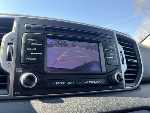 Used 2018 Kia Sportage LX FWD image 29