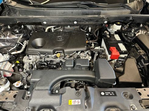 Used 2022 Toyota RAV4 XLE AWD/4WD image 23