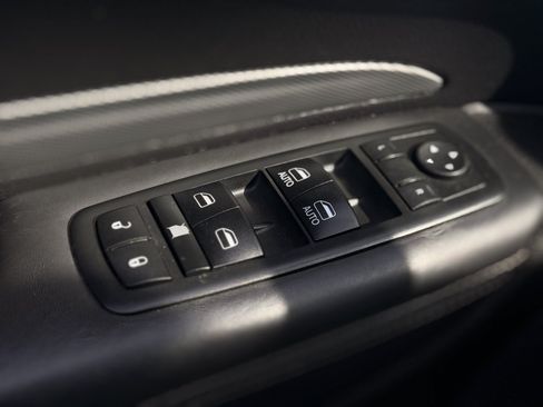 Used 2018 Dodge Durango SRT w/ Technology Group AWD/4WD image 20