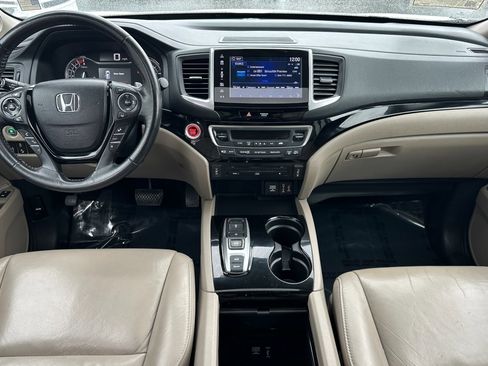 Used 2017 Honda Pilot Touring image 15