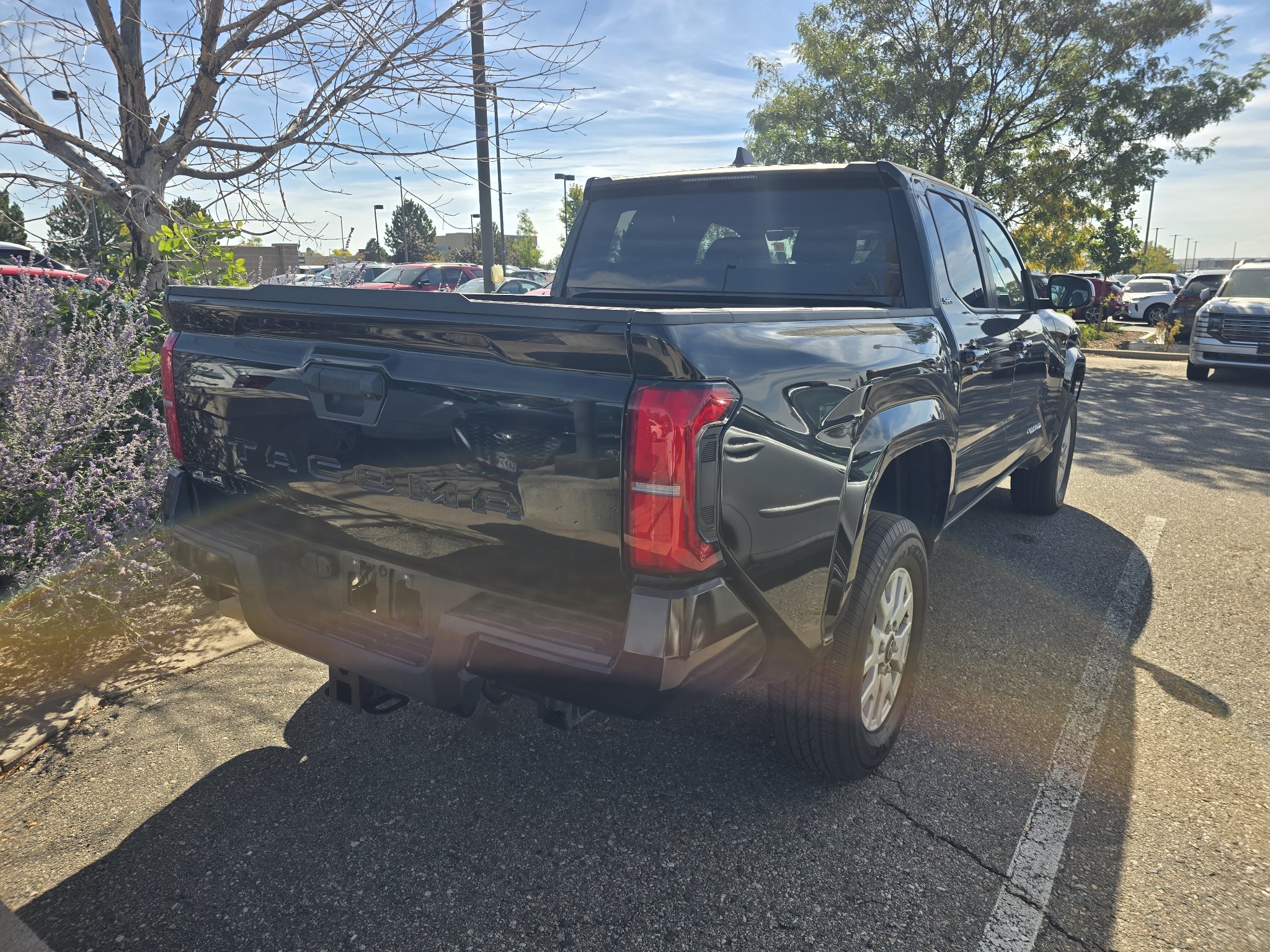 Used 2024 Toyota Tacoma SR5 AWD/4WD image 18