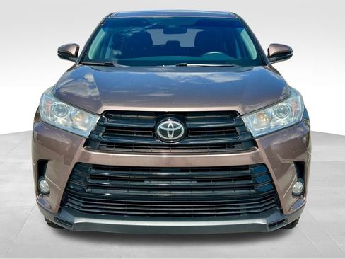 Used 2018 Toyota Highlander Plus image 2