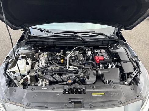 Used 2025 Nissan Altima 2.5 SV FWD image 27
