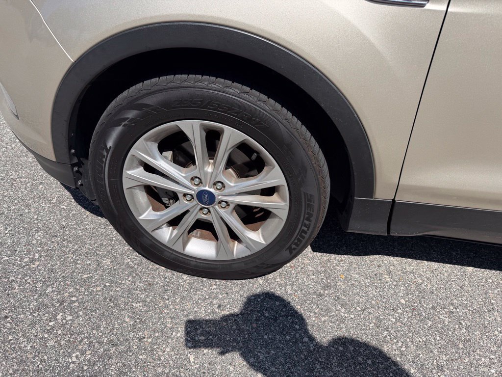 Used 2018 Ford Escape SE w/ SE Sync 3 Package FWD image 8