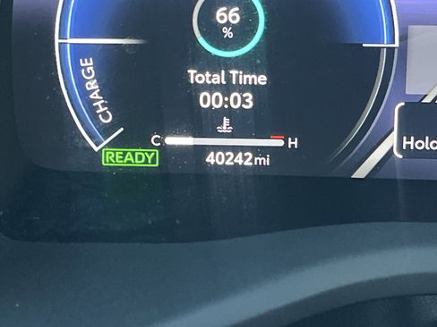 Used 2025 Toyota Camry XLE image 24