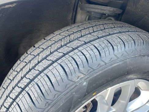 Used 2019 Chevrolet Traverse LT AWD/4WD image 12