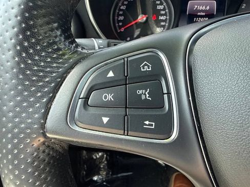 Used 2018 Mercedes-Benz GLC 300 4MATIC image 16