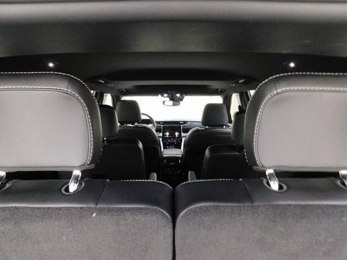 Used 2022 Jeep Grand Cherokee L Laredo image 19