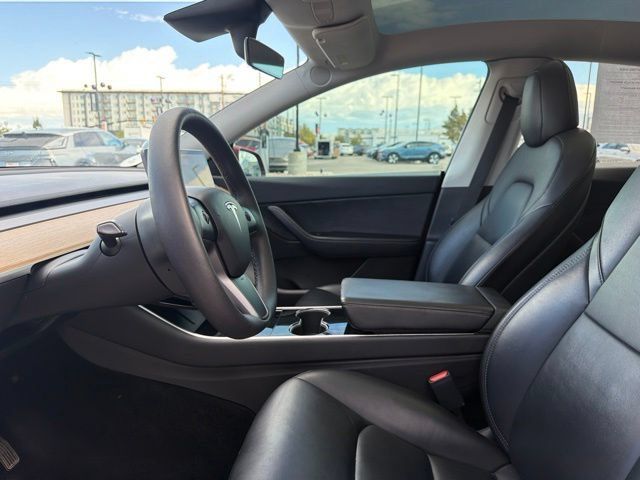 Used 2021 Tesla Model Y Long Range AWD/4WD image 22