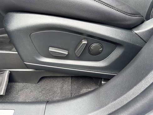 Used 2022 Ford Explorer Limited w/ Equipment Group 301A image 12