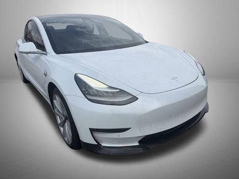 Used 2018 Tesla Model 3 Performance image 2