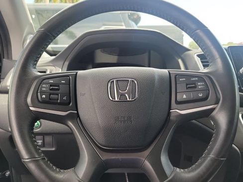 Used 2025 Honda Ridgeline Sport image 18