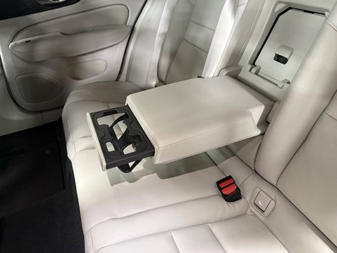 Used 2024 Volvo S60 B5 Plus image 17