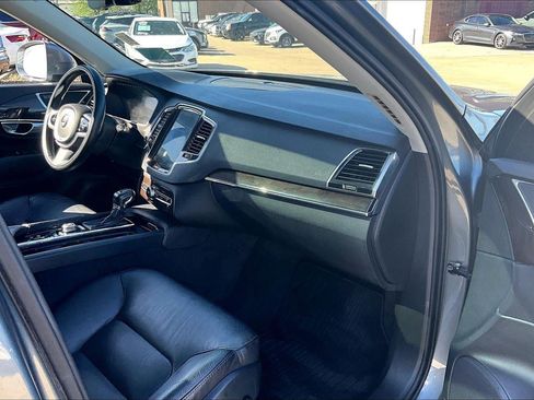 Used 2018 Volvo XC90 T6 Momentum w/ Convenience Package image 27