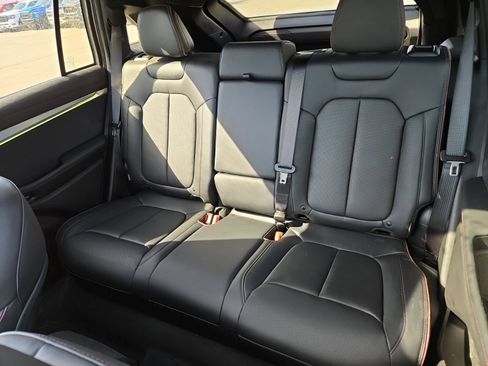 Used 2024 Jeep Wagoneer Launch Edition image 9