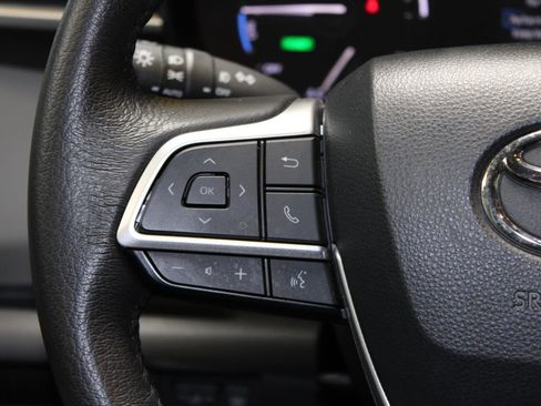 Used 2024 Toyota Sienna XLE AWD/4WD image 25