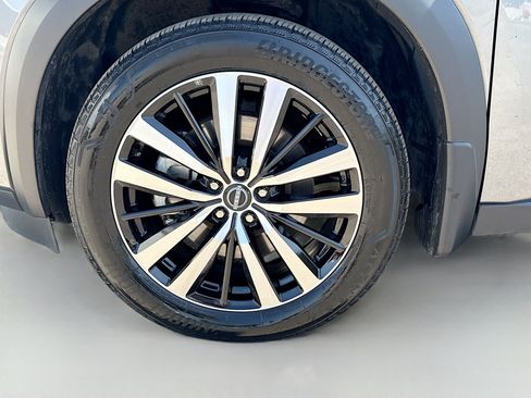 Used 2025 Nissan Pathfinder Platinum FWD image 44