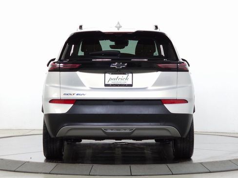 Used 2022 Chevrolet Bolt EUV Premier w/ Sun & Sound Package image 8