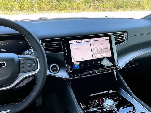 New 2025 Jeep Wagoneer L Series II image 6