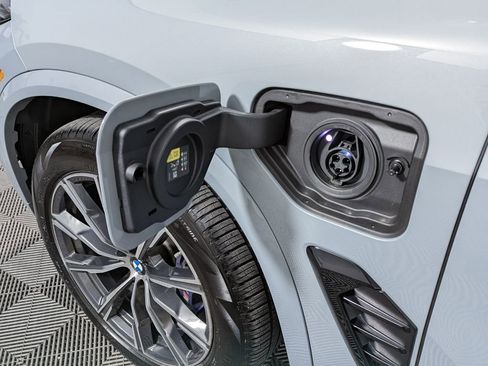 Certified 2026 BMW X5 xDrive50e image 14