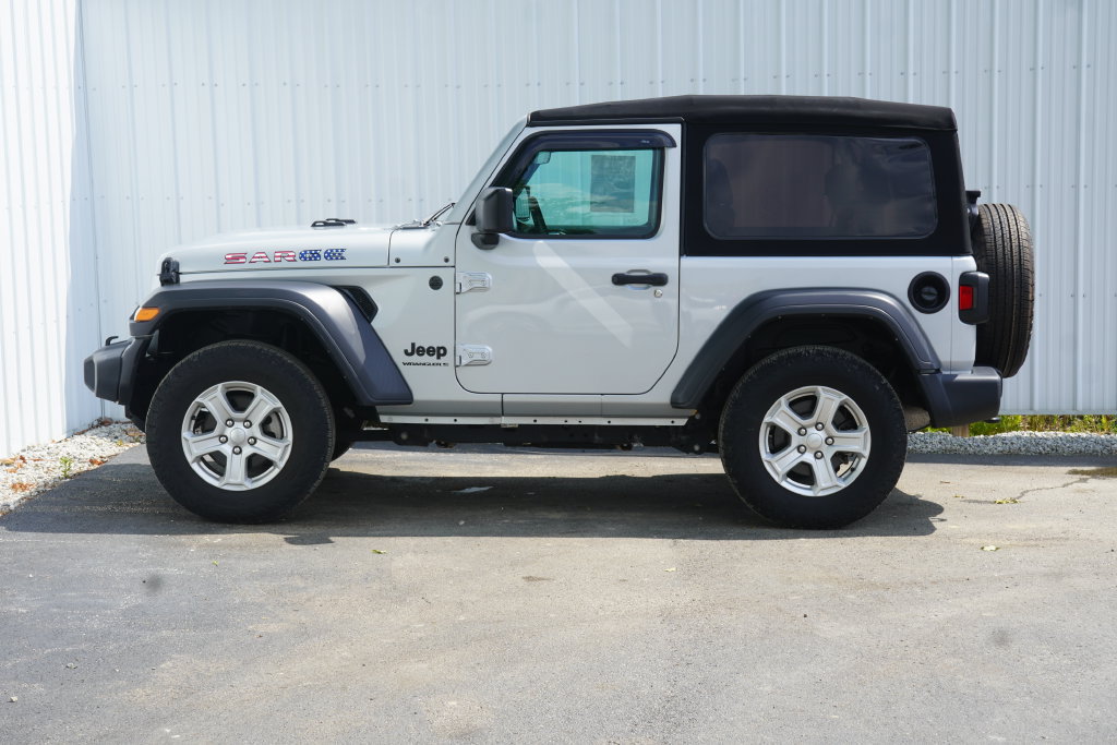 Used 2024 Jeep Wrangler Sport AWD/4WD image 3