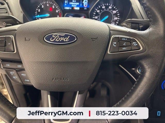 Used 2017 Ford Escape Titanium FWD image 16