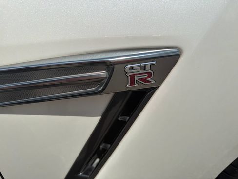 Used 2010 Nissan GT-R Premium AWD/4WD image 43