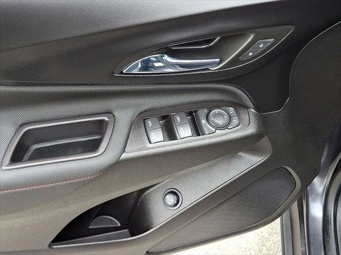 Used 2022 Chevrolet Equinox RS w/ Infotainment Package image 10