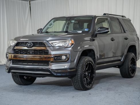 Used 2019 Toyota 4Runner Limited AWD/4WD image 3