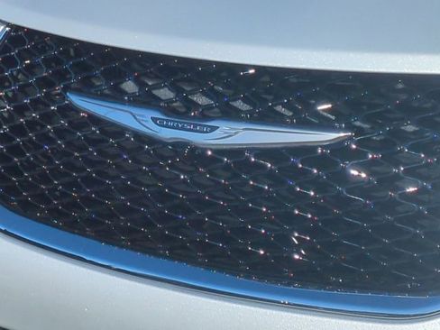 New 2026 Chrysler Pacifica Select FWD image 24