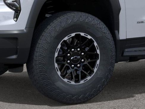 New 2026 Chevrolet Silverado EV Trail Boss image 9