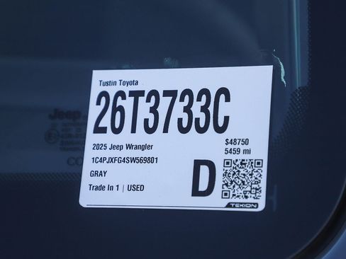 Used 2025 Jeep Wrangler Unlimited Rubicon AWD/4WD image 27