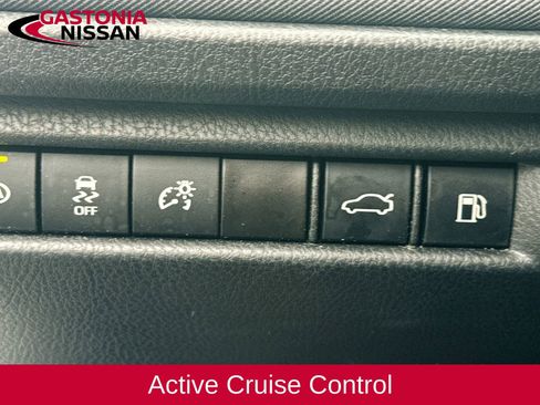 Used 2025 Toyota Camry LE image 10