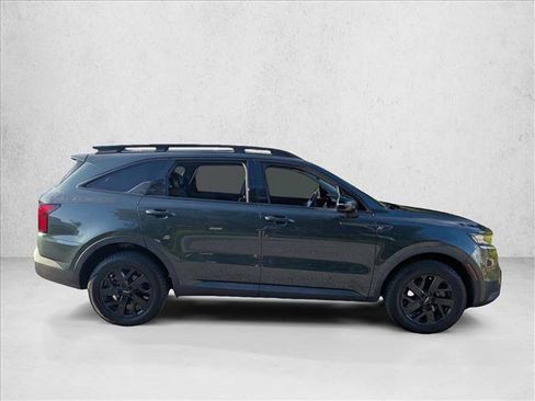 Used 2022 Kia Sorento S w/ Panoramic Sunroof Package AWD/4WD image 2