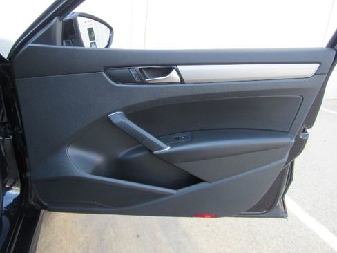 Used 2022 Volkswagen Passat 2.0T SE image 21