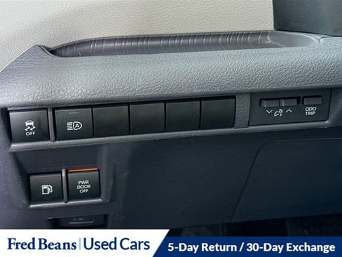 Used 2024 Toyota Sienna XLE image 11