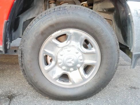 Used 2024 RAM 2500 Big Horn w/ Bed Utility Group image 11