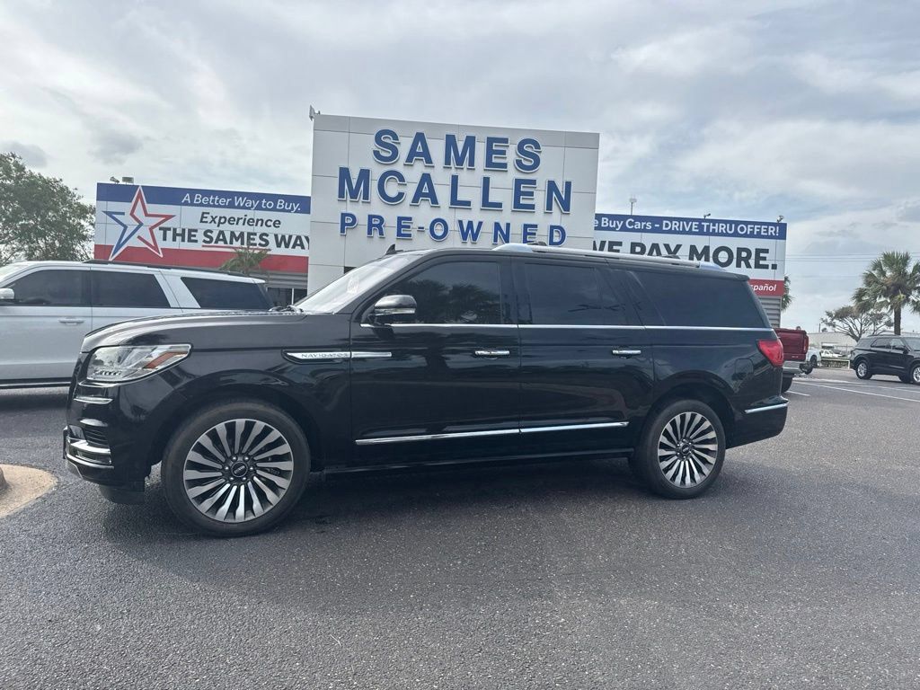 Used 2019 Lincoln Navigator L Reserve AWD/4WD image 2