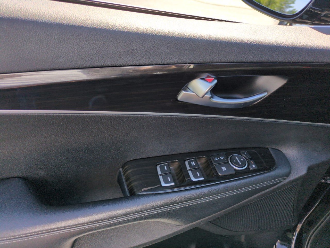 Used 2019 Kia Sorento L FWD image 12