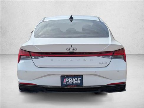 Used 2023 Hyundai Elantra Limited image 7