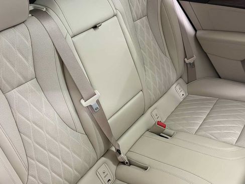 Used 2023 Buick Envision Avenir AWD/4WD image 35