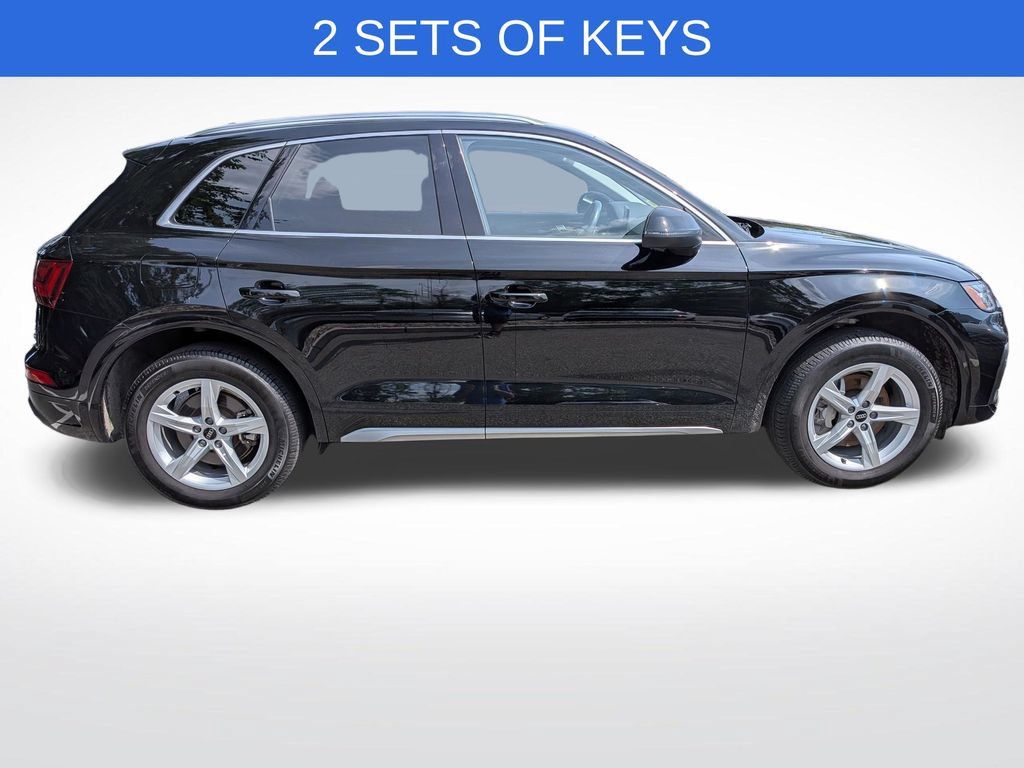 Used 2023 Audi Q5 2.0T Premium w/ Convenience Package AWD/4WD image 2