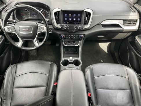 Used 2024 GMC Terrain SLT FWD image 2