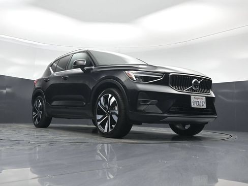 Used 2025 Volvo XC40 B5 Plus AWD/4WD image 45